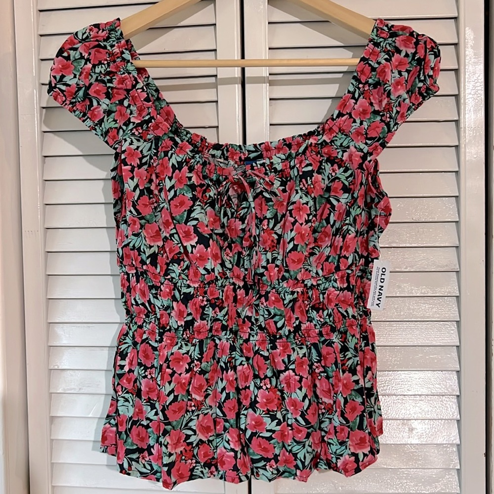 NWT Old Navy Women’s Medium Fitted Floral Print Tie Front and Cap-sleeve Top